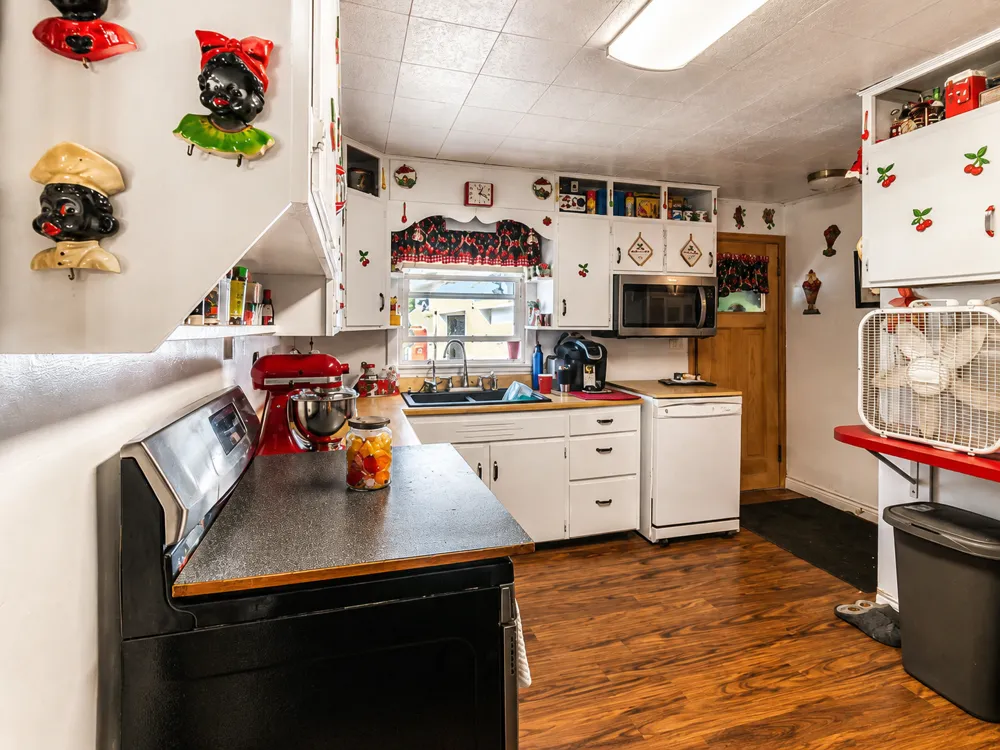 10 Buck Avenue NE Madelia, MN 56062
