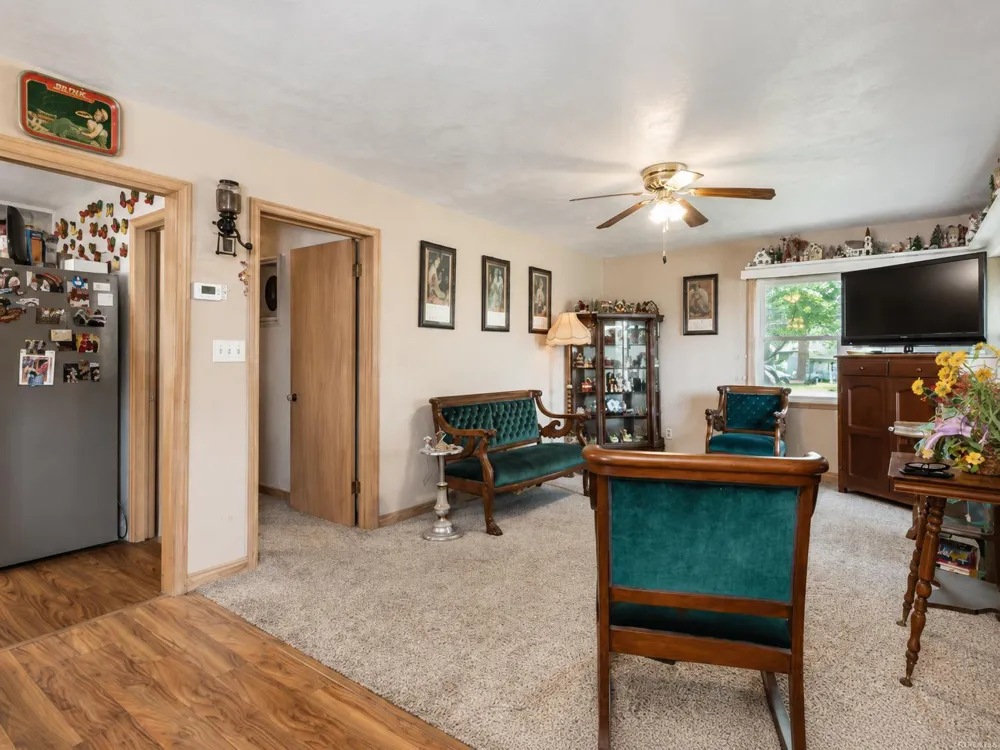 10 Buck Avenue NE Madelia, MN 56062