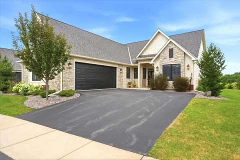 2302 Simply Living Lane