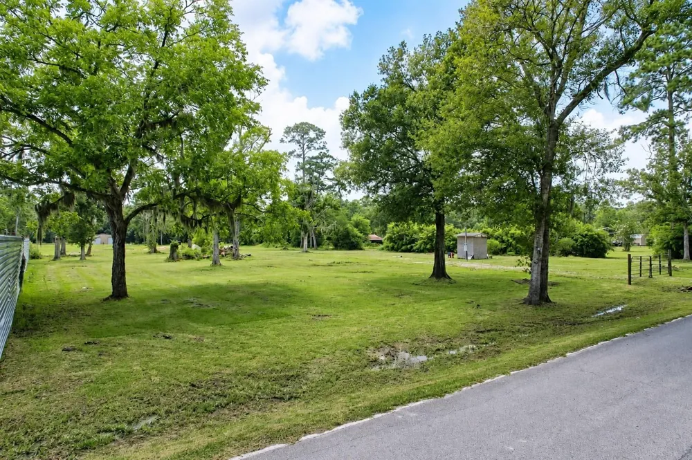 20435 Shady Lane Crosby, TX 77532