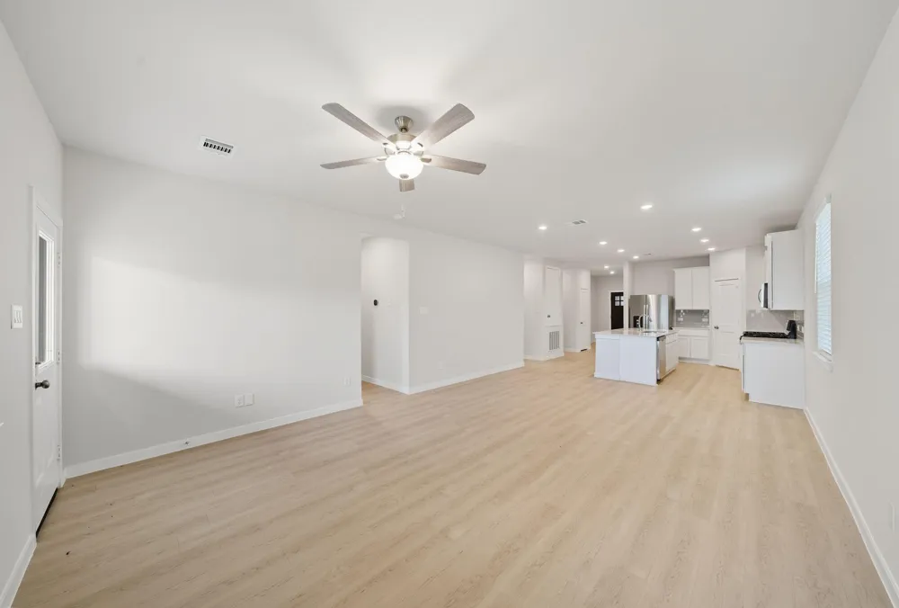 103 Bentwater Lane Clute, TX 77531