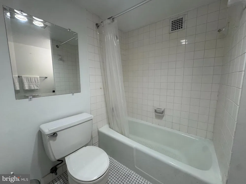 2059 HUNTINGTON AVENUE #1008 Alexandria, VA 22303