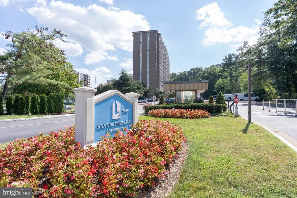 2059 HUNTINGTON AVENUE #1008 Alexandria, VA 22303