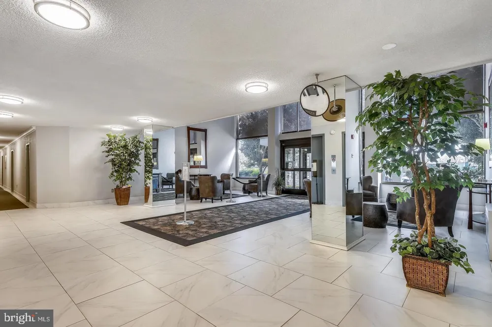 2059 HUNTINGTON AVENUE #1008 Alexandria, VA 22303