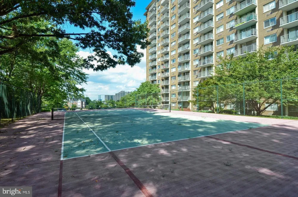 2059 HUNTINGTON AVENUE #1008 Alexandria, VA 22303