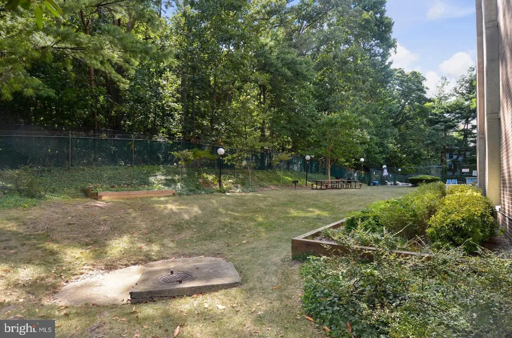 2059 HUNTINGTON AVENUE #1008 Alexandria, VA 22303