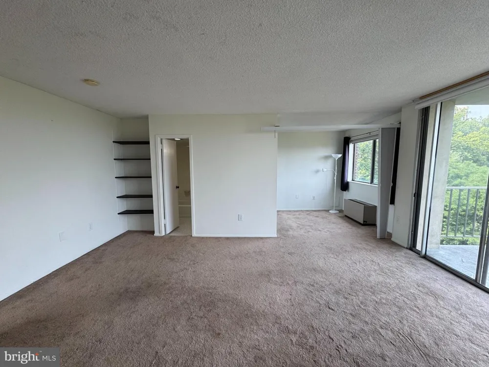 2059 HUNTINGTON AVENUE #1008 Alexandria, VA 22303