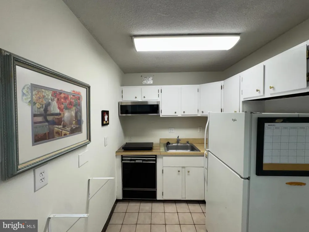 2059 HUNTINGTON AVENUE #1008 Alexandria, VA 22303