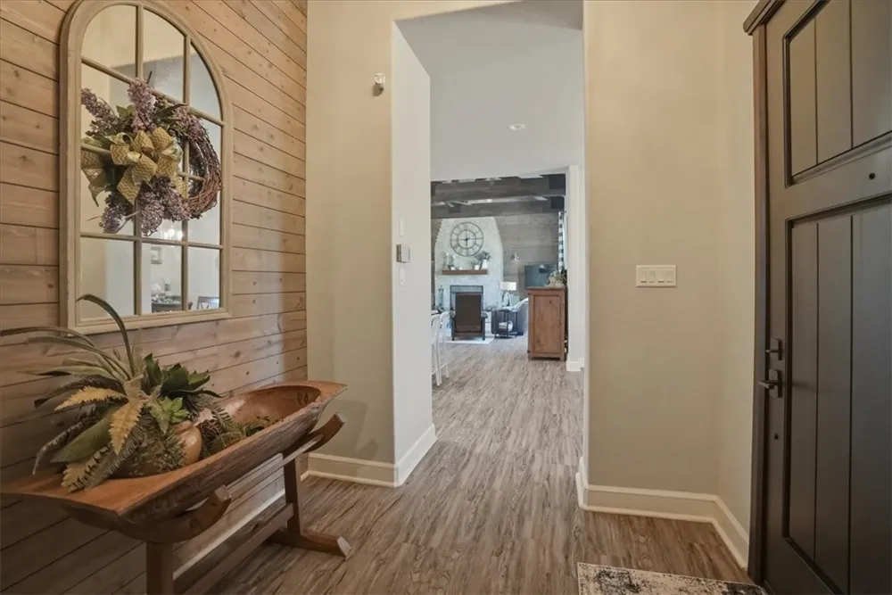 6137 Main Mathis, TX 78368