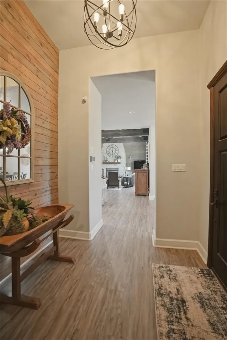 6137 Main Mathis, TX 78368