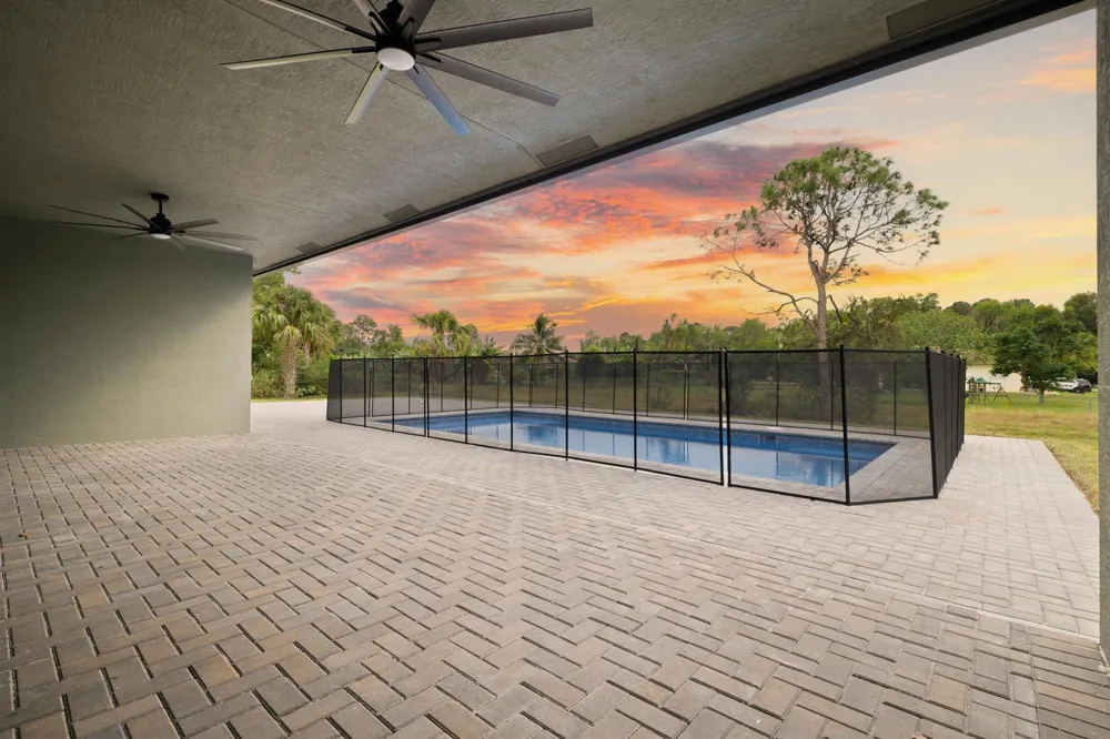 15587 79th Court Loxahatchee, FL 33470