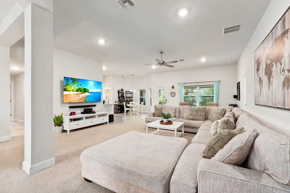 8324 Amalfi Circle Fort Pierce, FL 34951