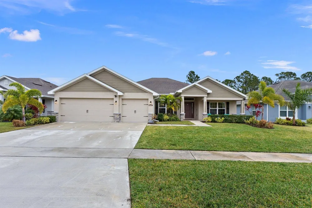 8324 Amalfi Circle Fort Pierce, FL 34951