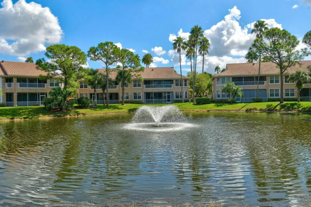 252 Legendary Circle Palm Beach Gardens, FL 33418