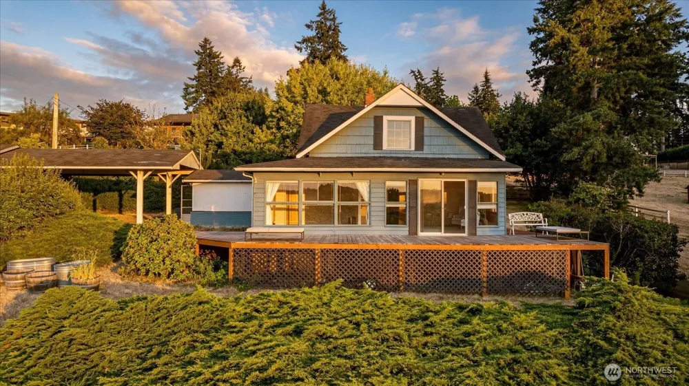 6054 Snapdragon Lane Clinton, WA 98236