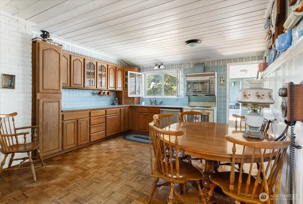 6054 Snapdragon Lane Clinton, WA 98236