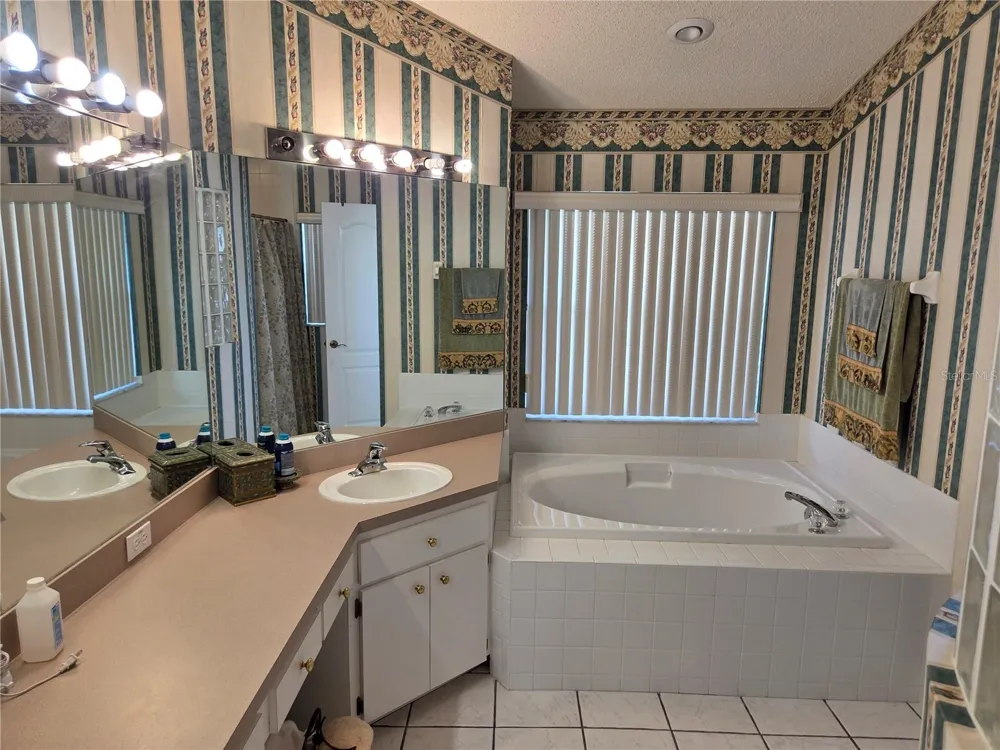 770 WILDFLOWER DRIVE Palm Harbor, FL 34683