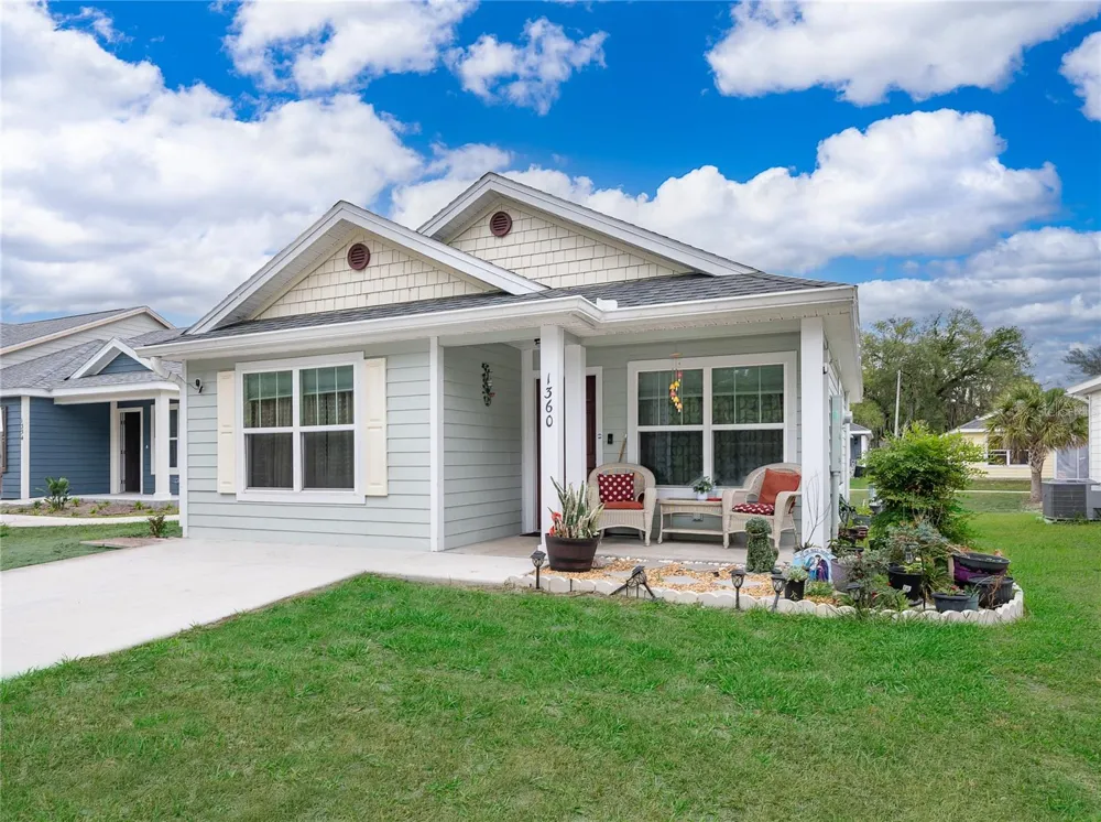 1360 COTTAGE CIRCLE Tavares, FL 32778