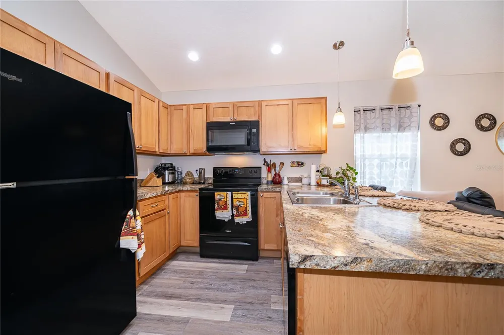 1360 COTTAGE CIRCLE Tavares, FL 32778