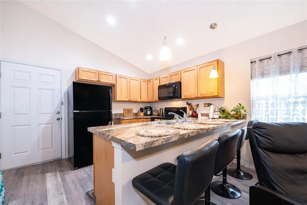 1360 COTTAGE CIRCLE Tavares, FL 32778