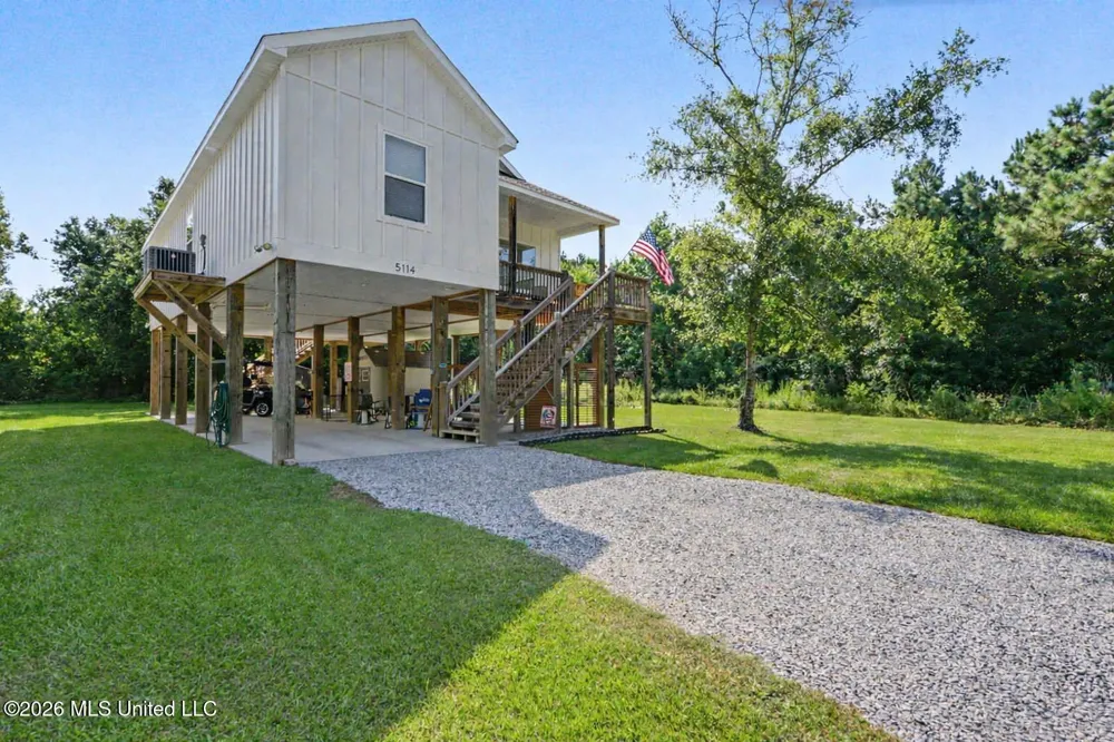 5114 Oak Street Bay Saint Louis, MS 39520