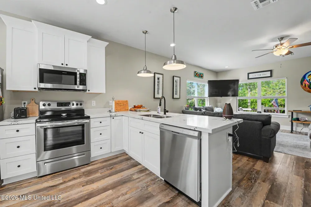 5114 Oak Street Bay Saint Louis, MS 39520