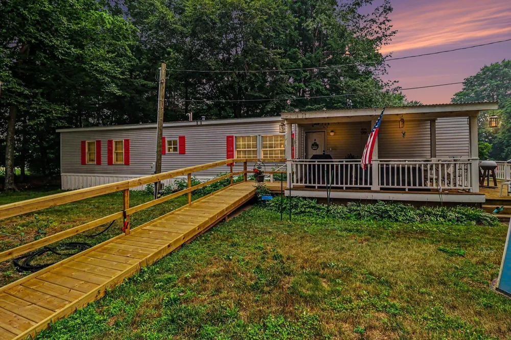 17039 3rd Street Arcadia, MI 49613