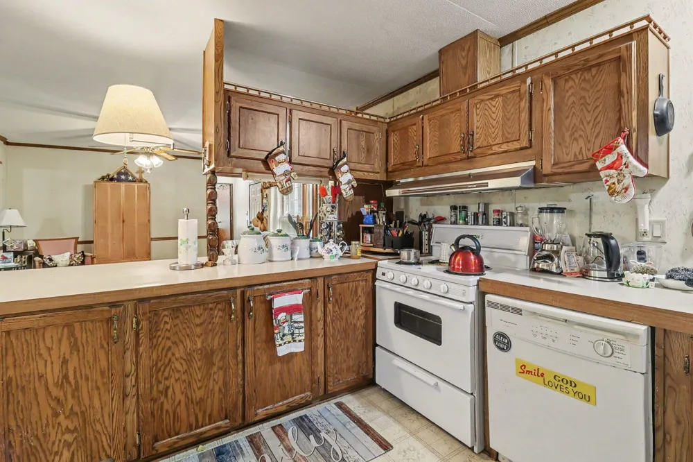 17039 3rd Street Arcadia, MI 49613