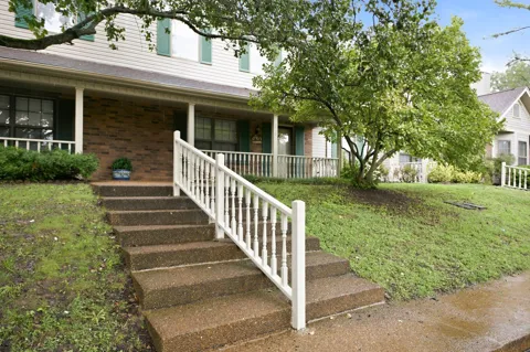 525 Upsall Dr