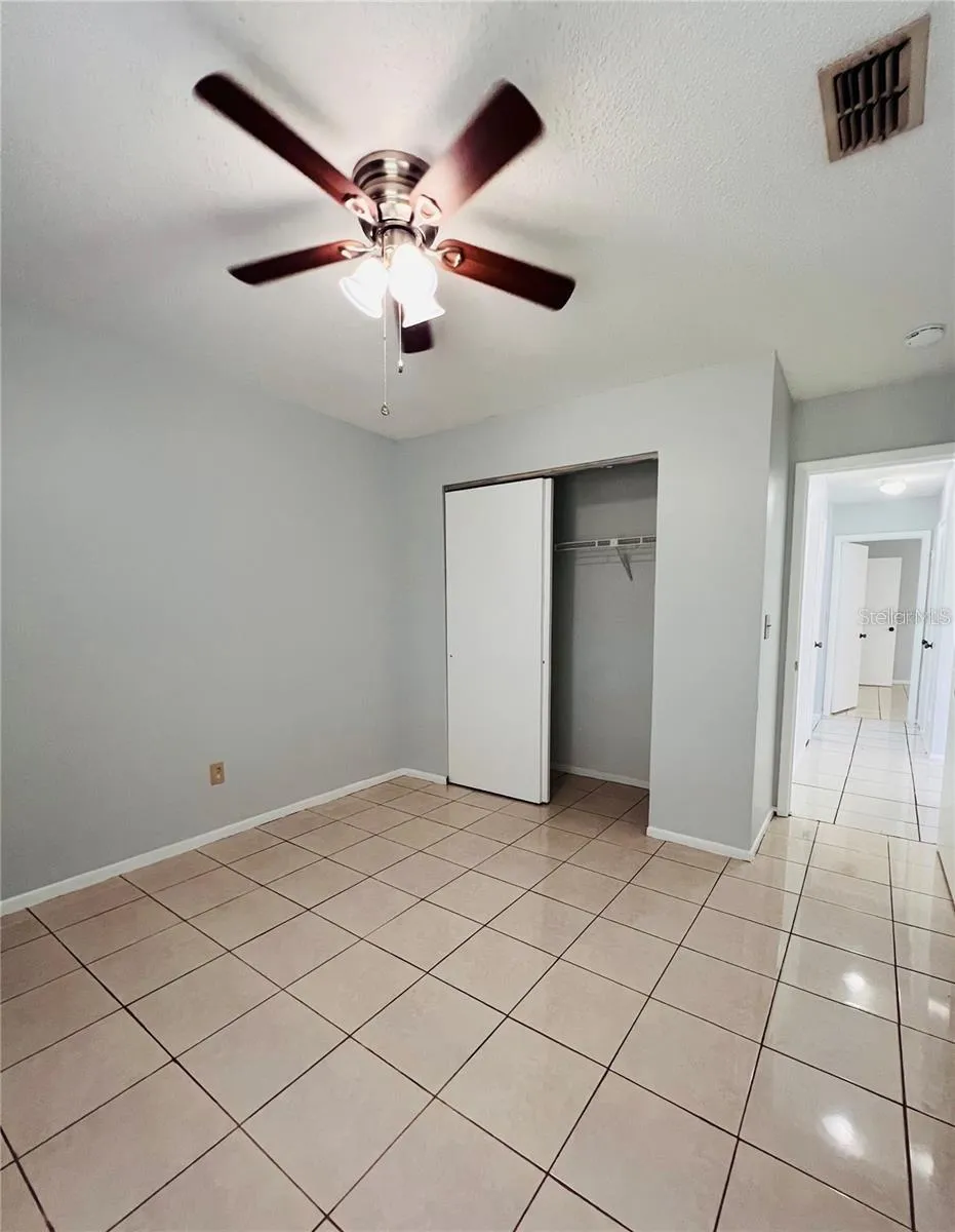 4013 DREAM OAK PLACE #201 Tampa, FL 33613