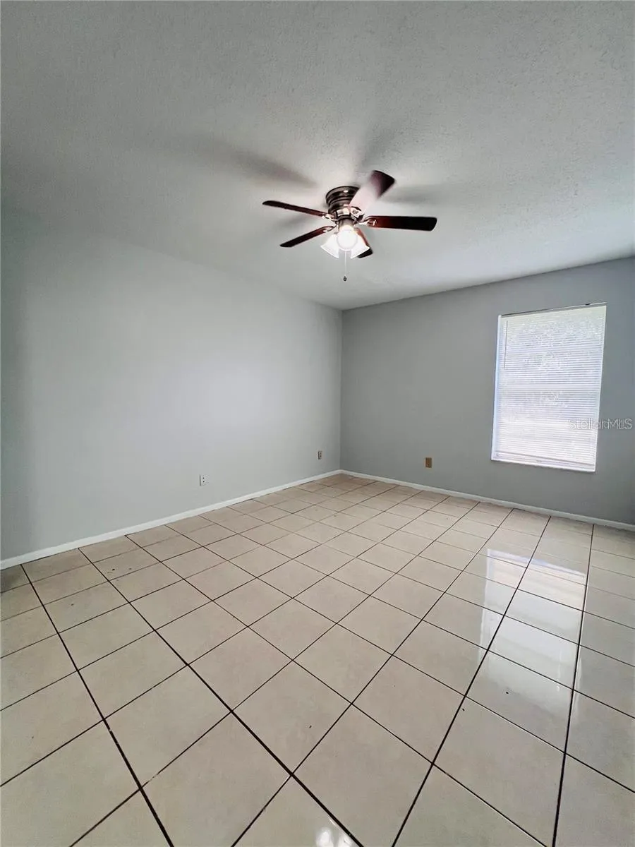 4013 DREAM OAK PLACE #201 Tampa, FL 33613