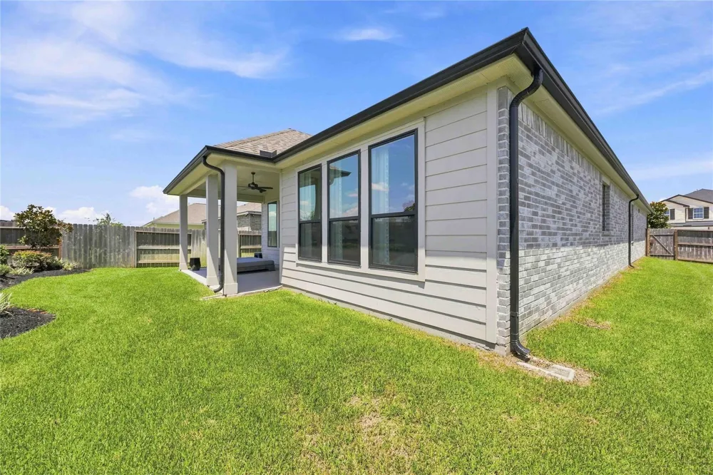 10734 Sky Creek Lane Beasley, TX 77417