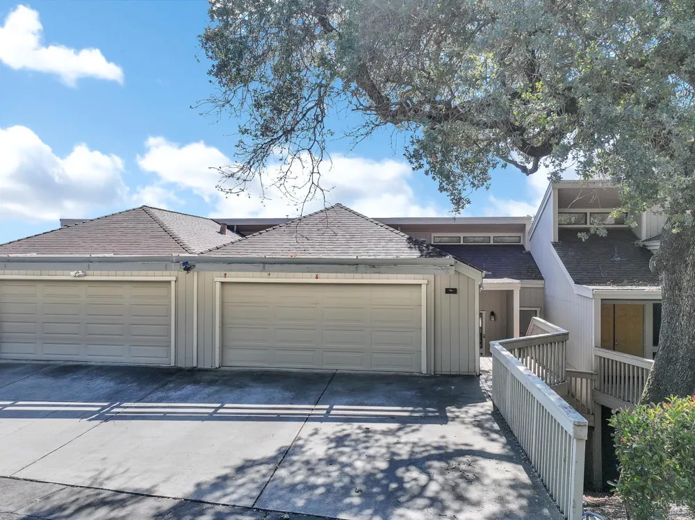 15 Knoll Drive Fairfield, CA 94534