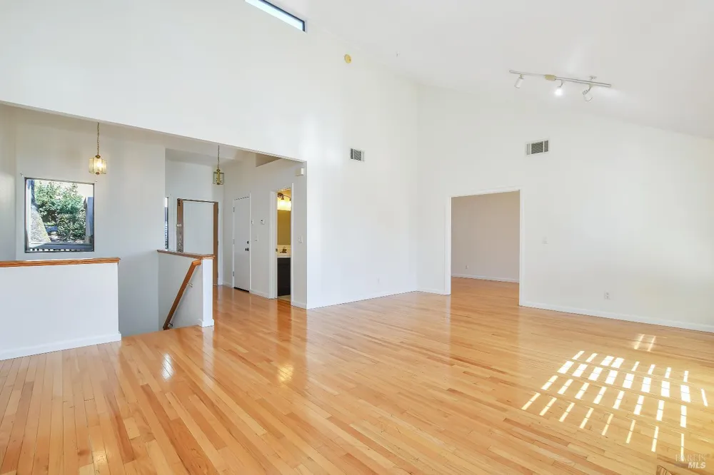 15 Knoll Drive Fairfield, CA 94534