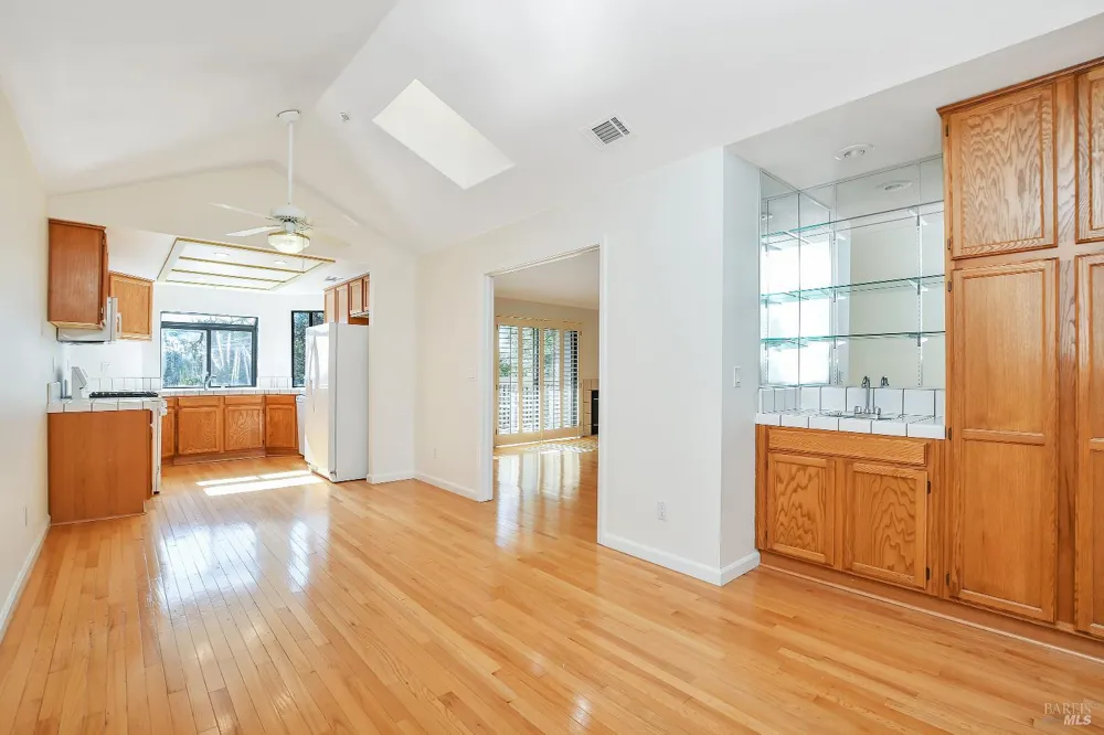 15 Knoll Drive Fairfield, CA 94534