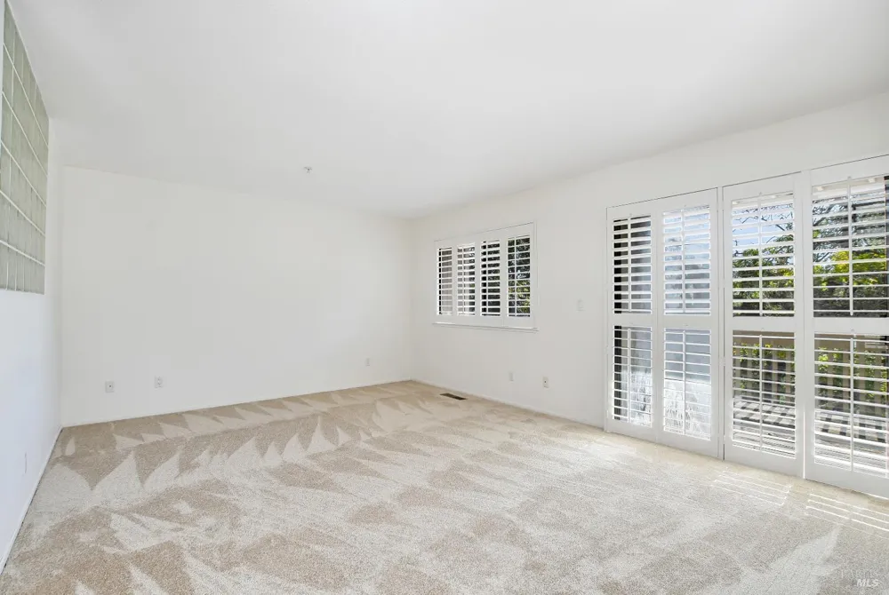 15 Knoll Drive Fairfield, CA 94534