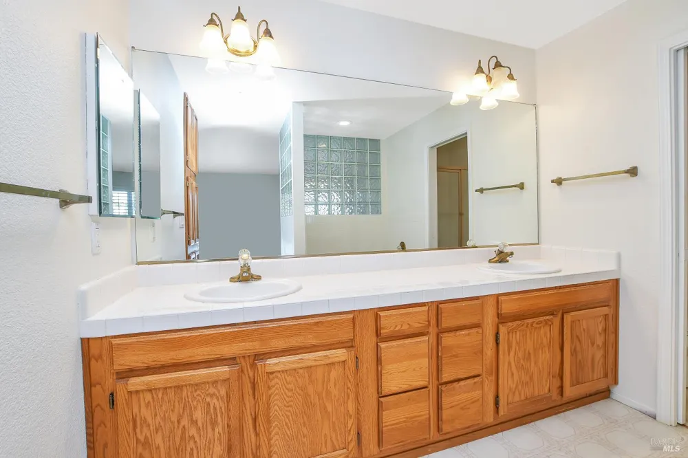 15 Knoll Drive Fairfield, CA 94534