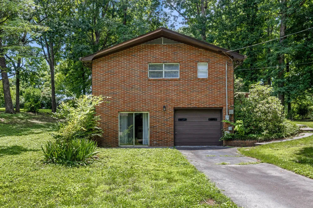 1534 Mcilvaine Drive Maryville, TN 37803