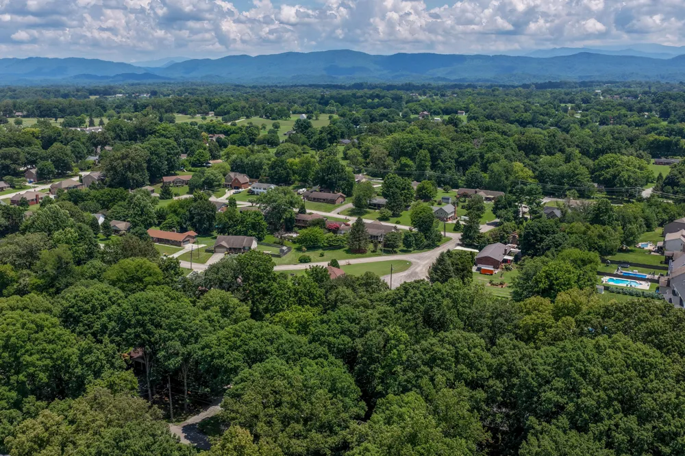 1534 Mcilvaine Drive Maryville, TN 37803