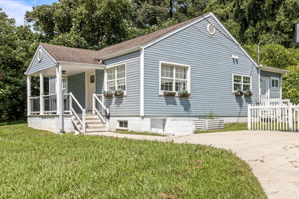 632 W Tri County Boulevard Oliver Springs, TN 37840