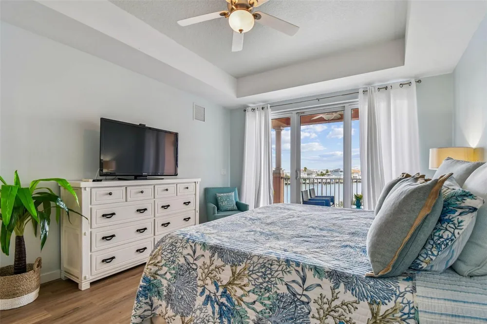 530 S GULFVIEW BOULEVARD #304 Clearwater Beach, FL 33767