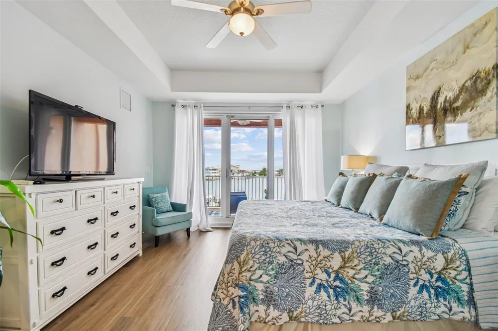 530 S GULFVIEW BOULEVARD #304 Clearwater Beach, FL 33767