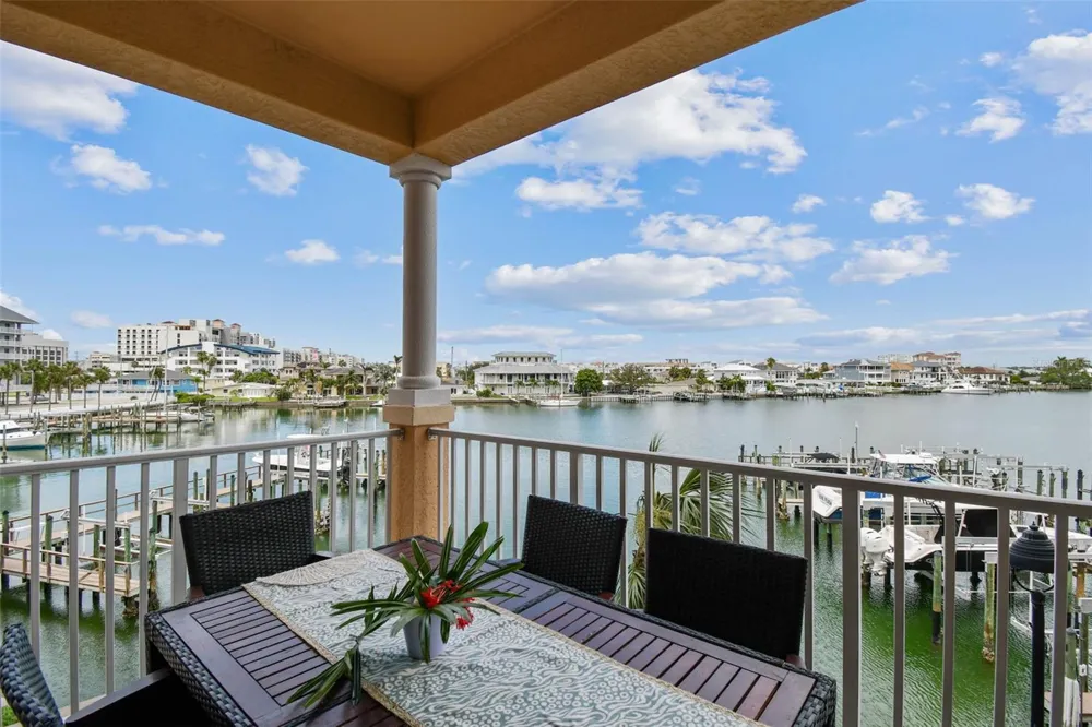 530 S GULFVIEW BOULEVARD #304 Clearwater Beach, FL 33767