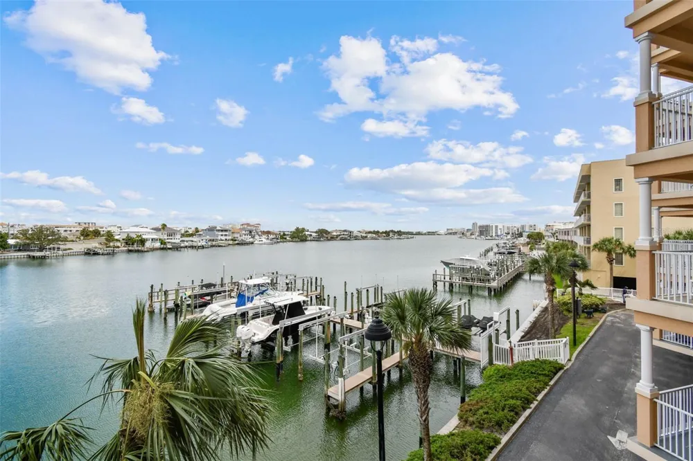 530 S GULFVIEW BOULEVARD #304 Clearwater Beach, FL 33767
