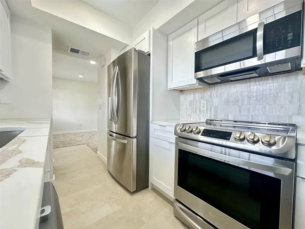 1845 S HIGHLAND AVENUE #6-11 Clearwater, FL 33756