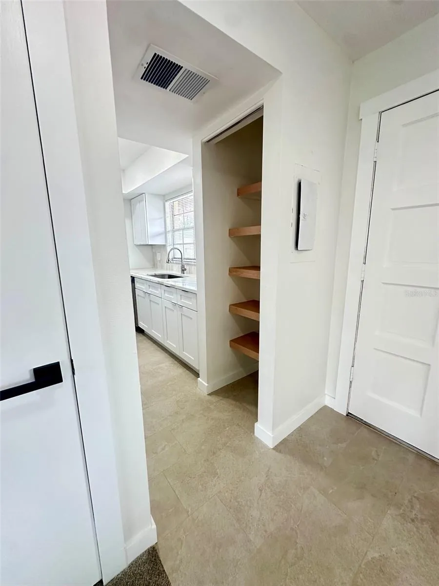 1845 S HIGHLAND AVENUE #6-11 Clearwater, FL 33756