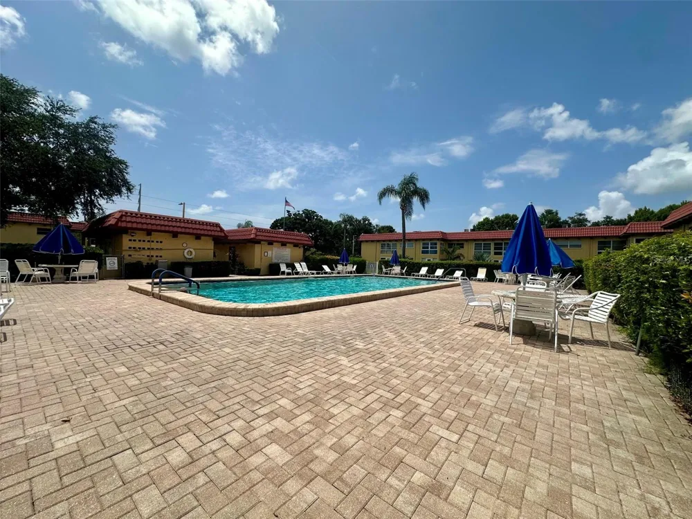 1845 S HIGHLAND AVENUE #6-11 Clearwater, FL 33756