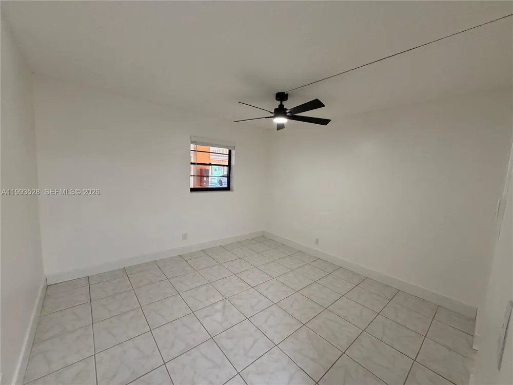 400 Commodore Dr #101 Plantation, FL 33325
