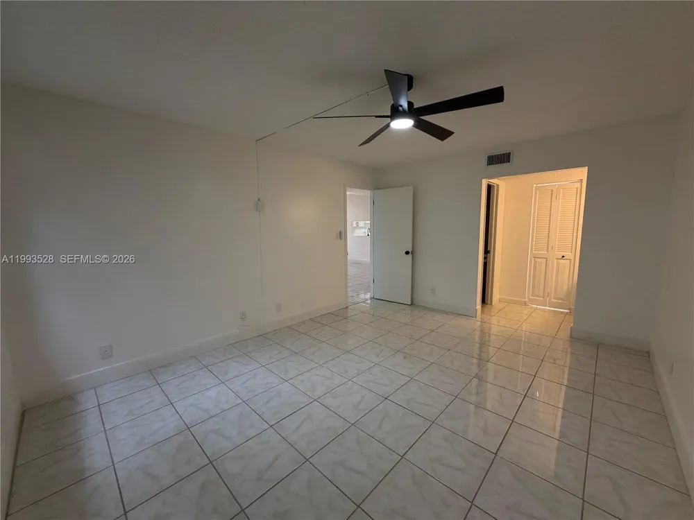 400 Commodore Dr #101 Plantation, FL 33325