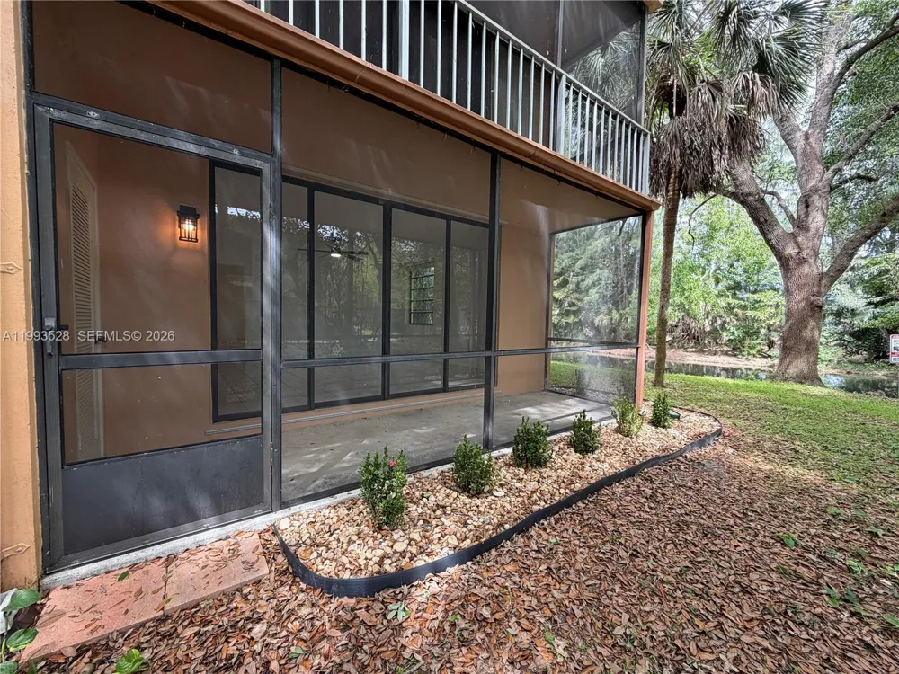 400 Commodore Dr #101 Plantation, FL 33325